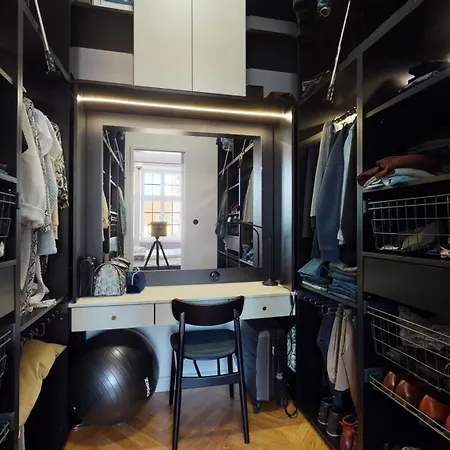 Market Square View 2 As R26 79 M2 * Breslavia