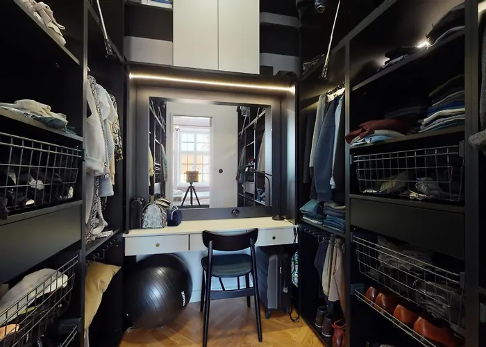 Market Square View 2 As R26 79 M2 * Breslavia